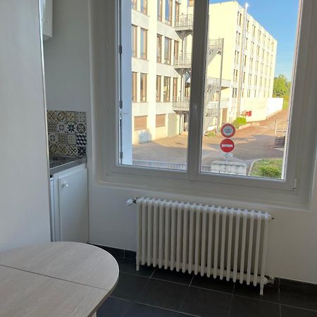 Un Studio Dans La Residence Sjt Alencon Ngoại thất bức ảnh