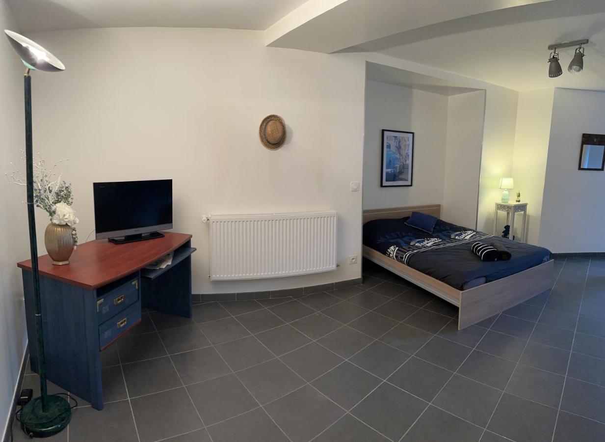 Un Studio Dans La Residence Sjt Alencon Ngoại thất bức ảnh